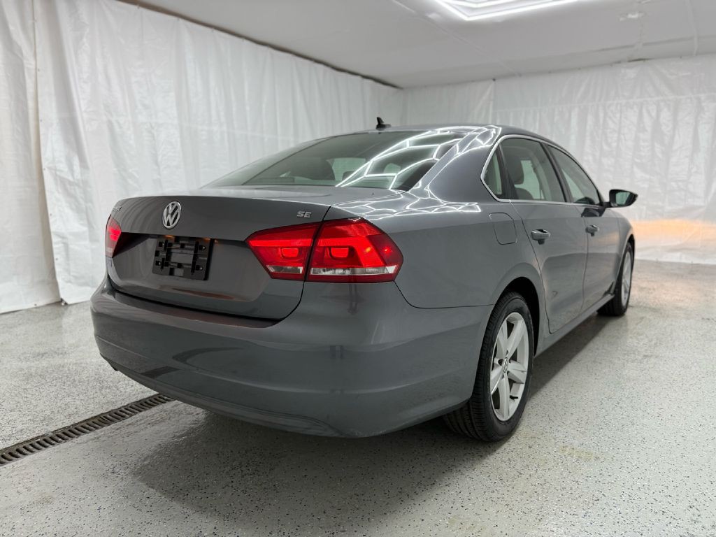 2012 Volkswagen Passat Image 3