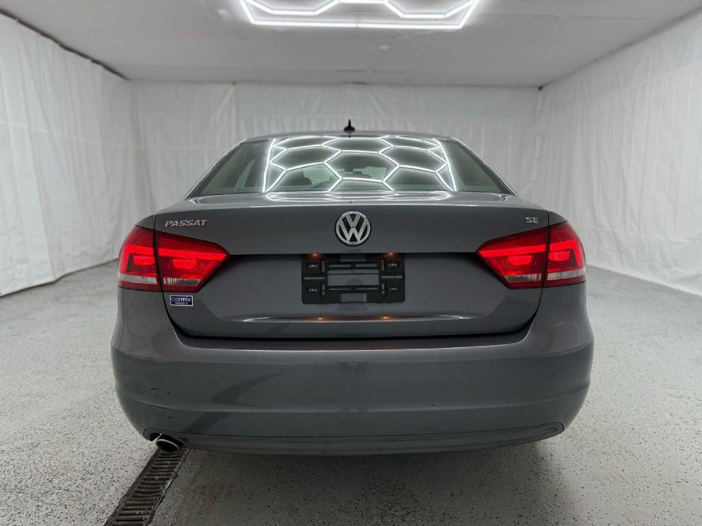 2012 Volkswagen Passat Image 4