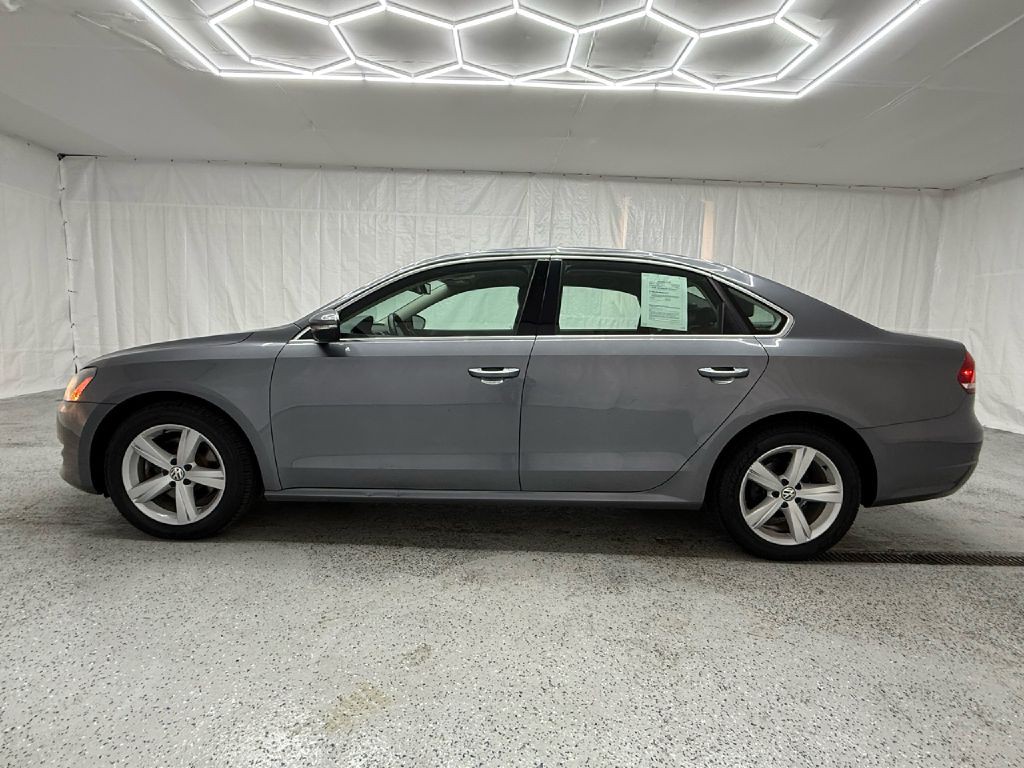 2012 Volkswagen Passat Image 6