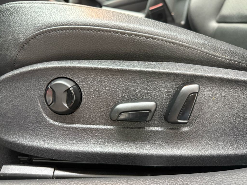 2012 Volkswagen Passat Image 10