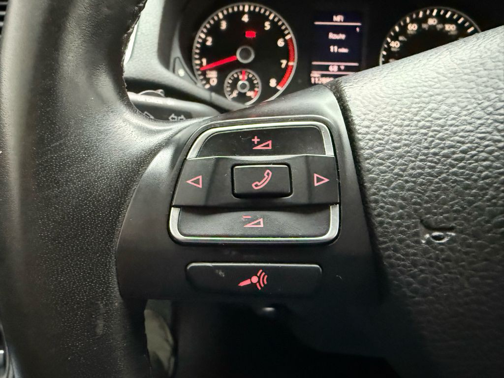 2012 Volkswagen Passat Image 15