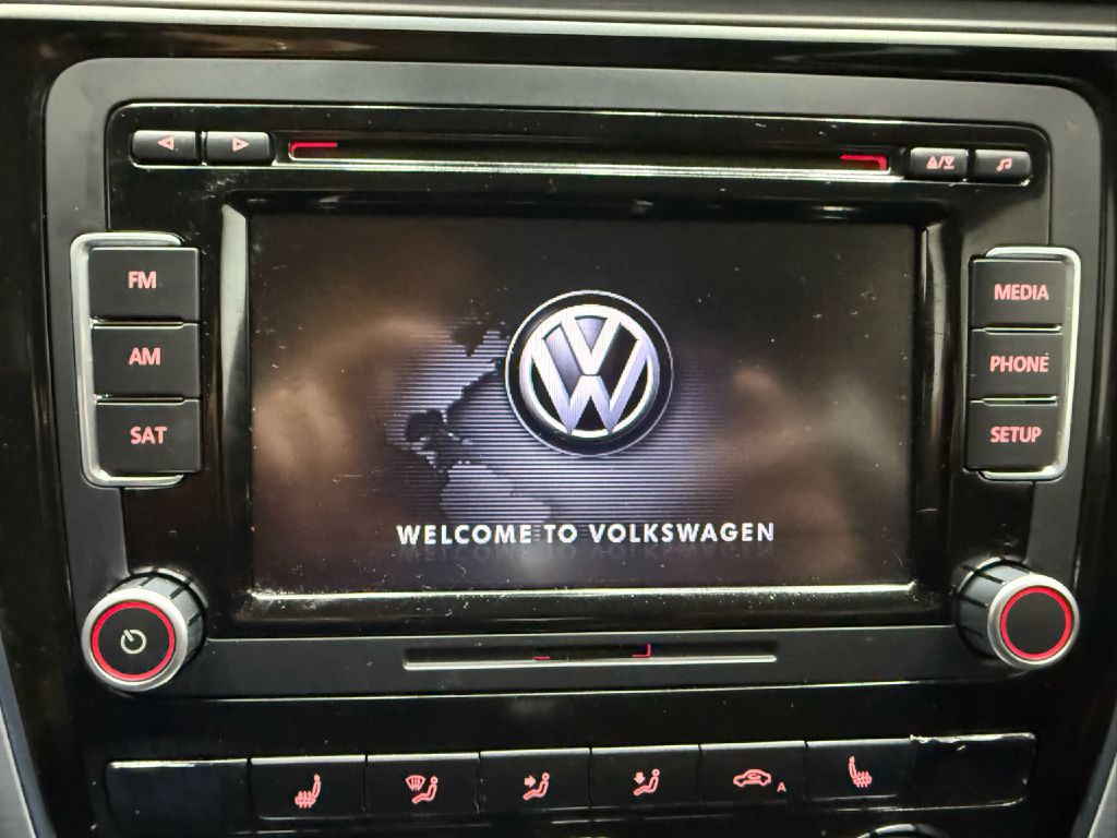 2012 Volkswagen Passat Image 18