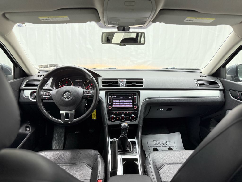 2012 Volkswagen Passat Image 22