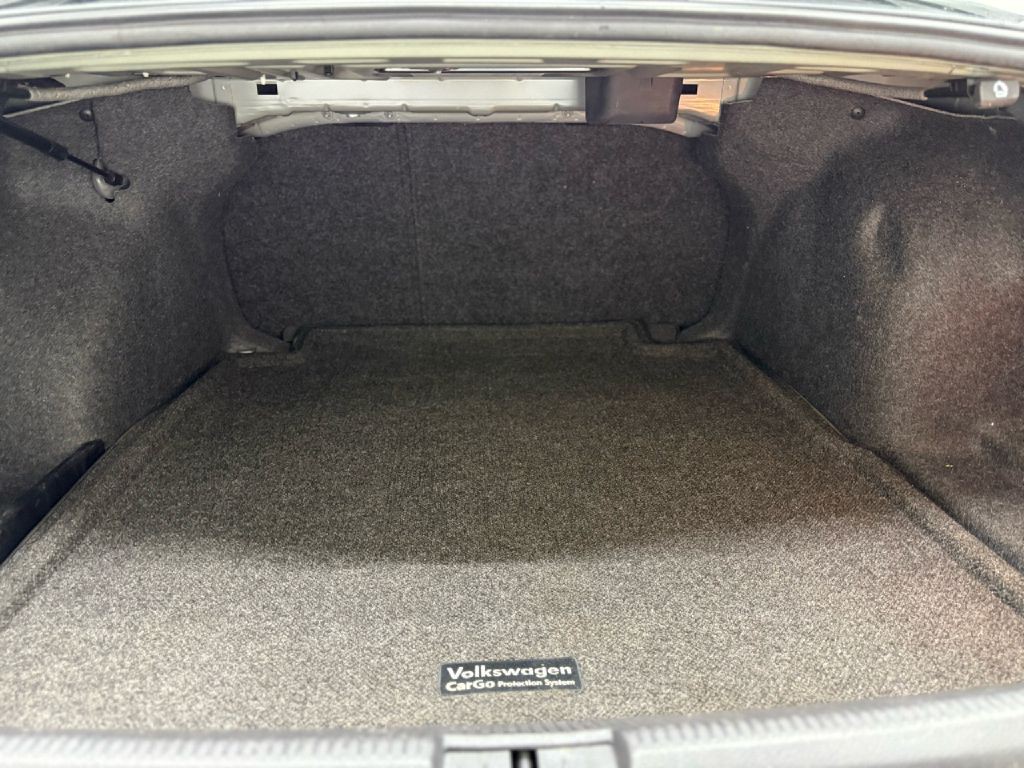 2012 Volkswagen Passat Image 23