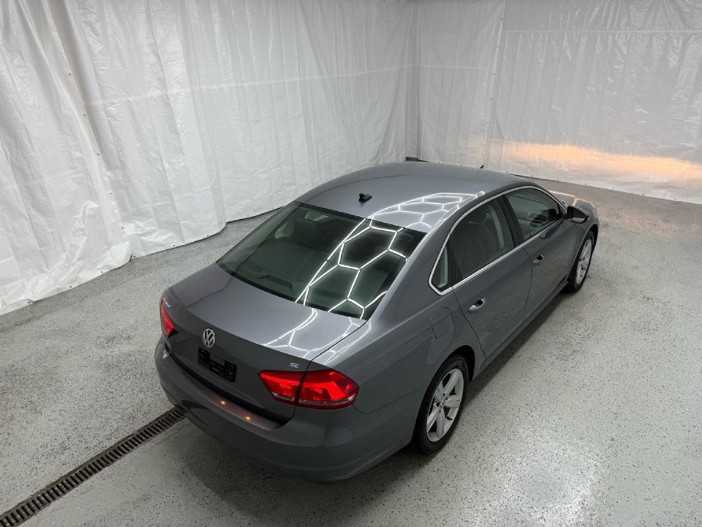 2012 Volkswagen Passat Image 32