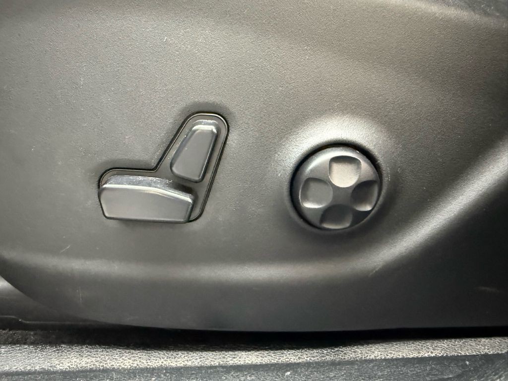 2020 Jeep Cherokee Image 10