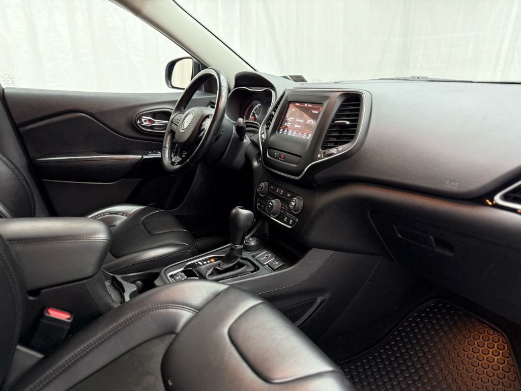 2020 Jeep Cherokee Image 40