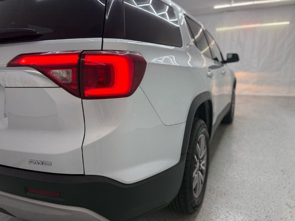 2018 GMC Acadia Image 40