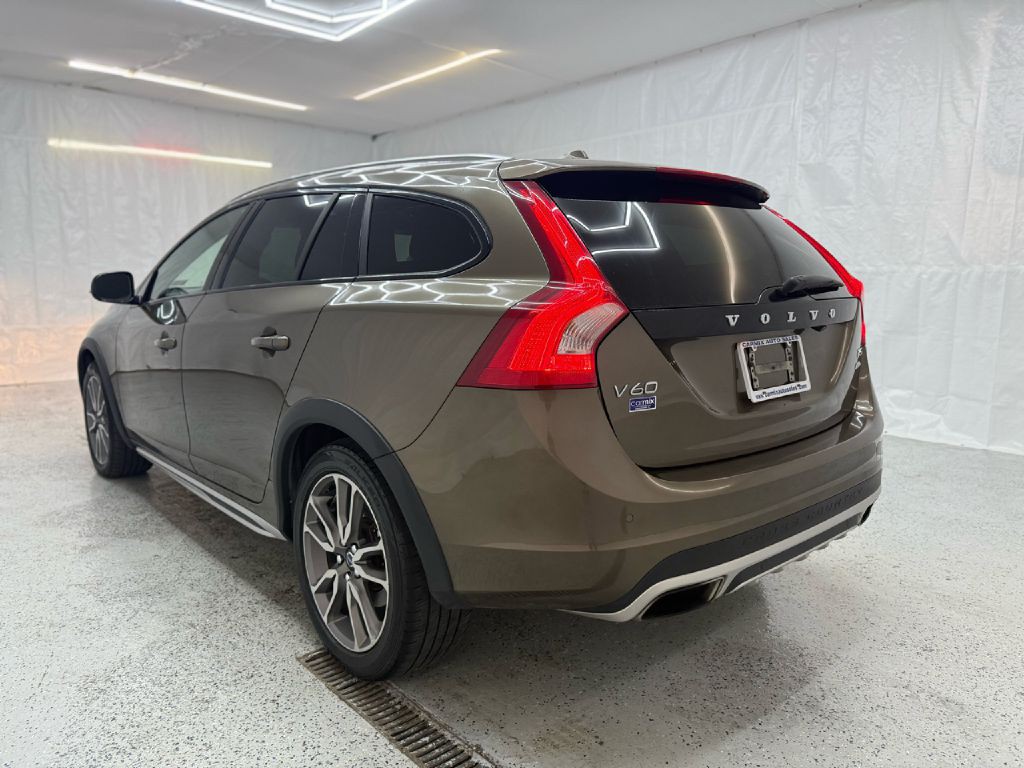 2016 Volvo V60 Image 5