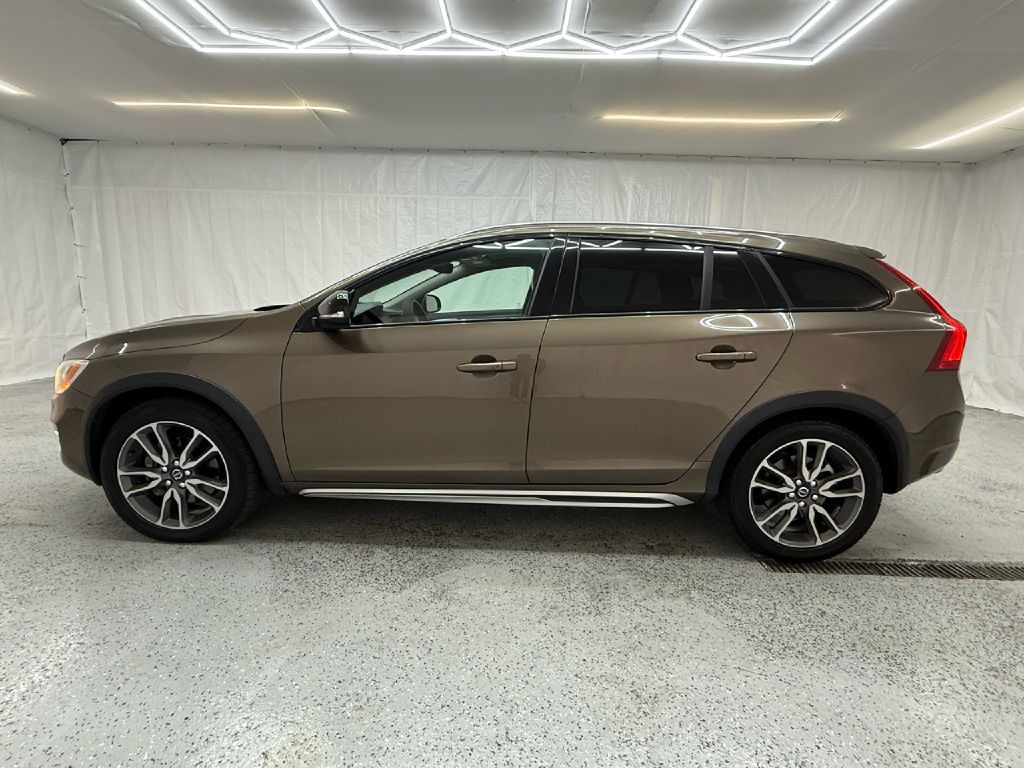 2016 Volvo V60 Image 6