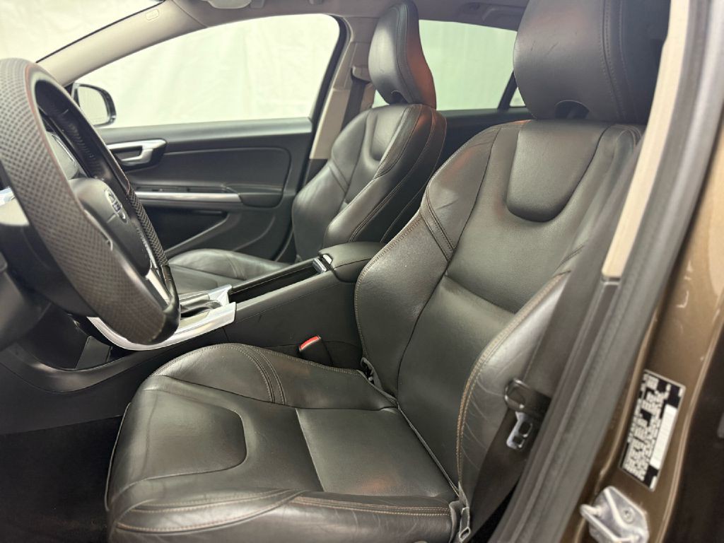 2016 Volvo V60 Image 9
