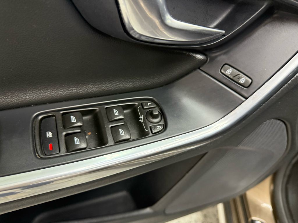 2016 Volvo V60 Image 11