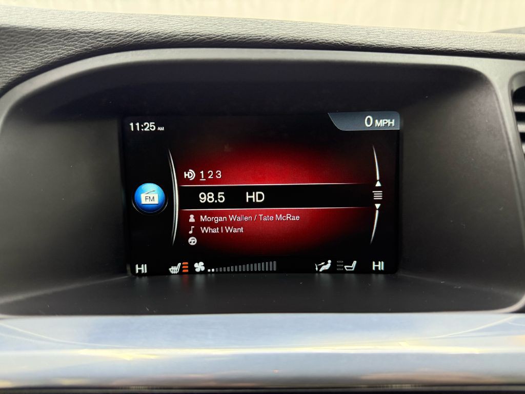 2016 Volvo V60 Image 16