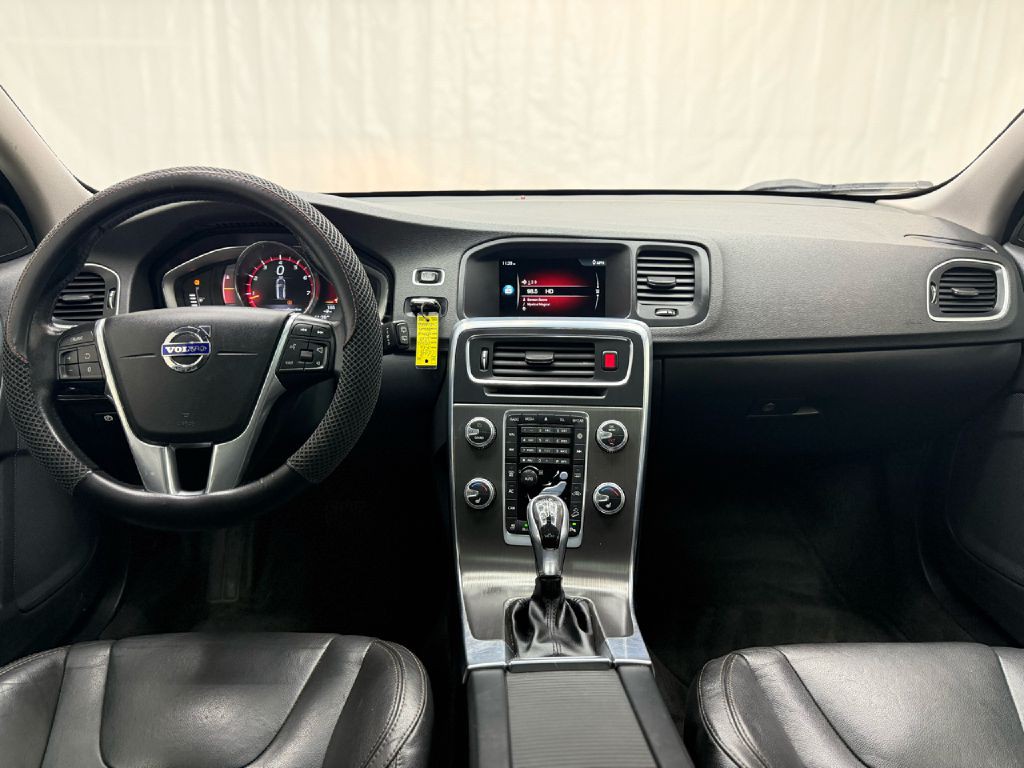 2016 Volvo V60 Image 23