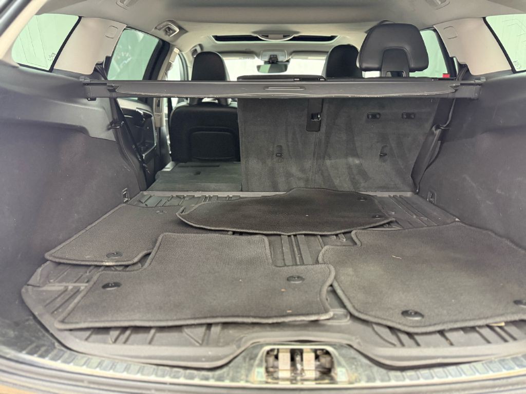 2016 Volvo V60 Image 25