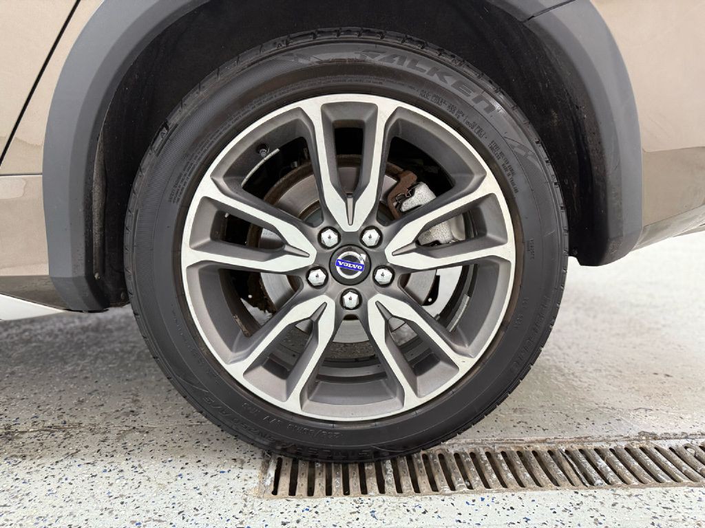 2016 Volvo V60 Image 29