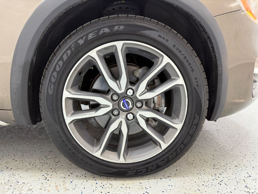 2016 Volvo V60 Image 31