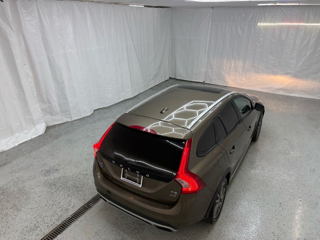 2016 Volvo V60 Image 33