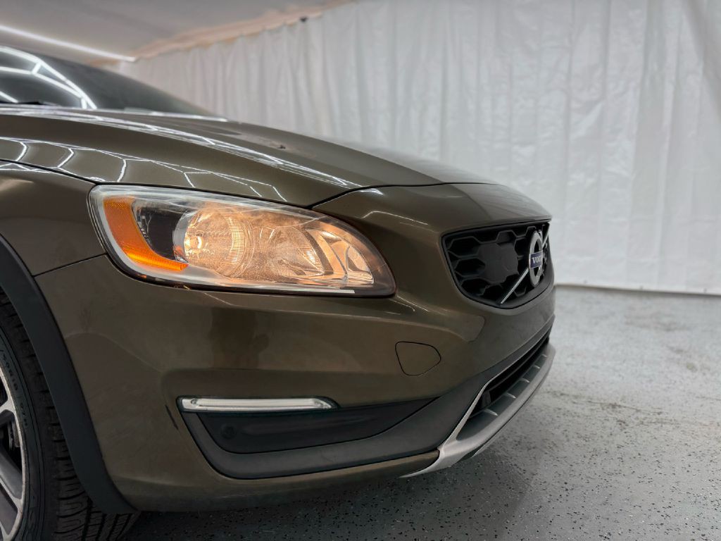2016 Volvo V60 Image 35
