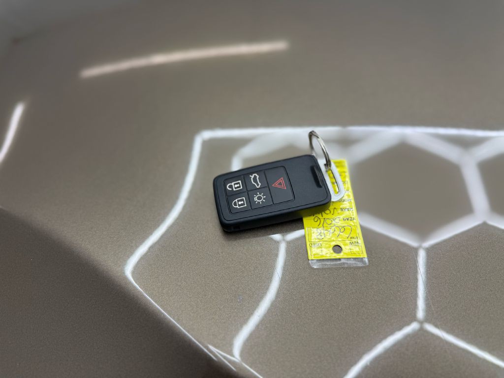 2016 Volvo V60 Image 40