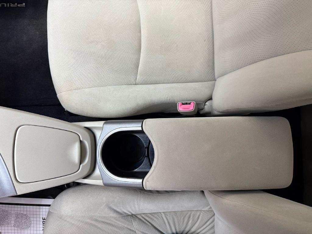 2013 Toyota Prius Image 18