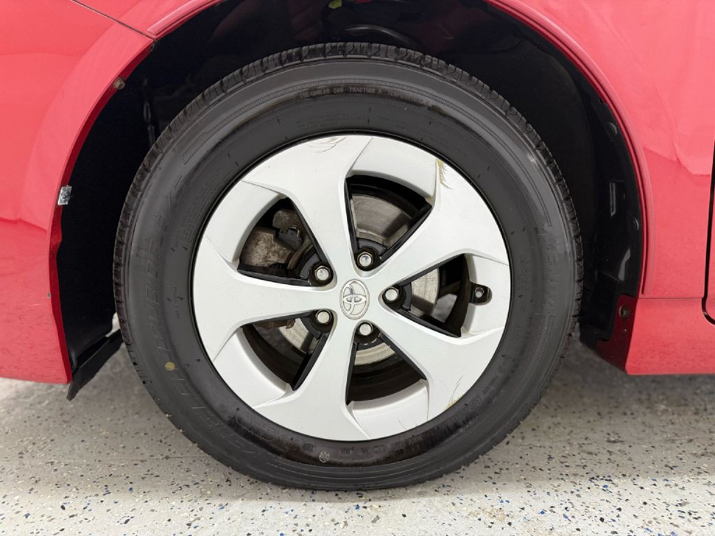 2013 Toyota Prius Image 24