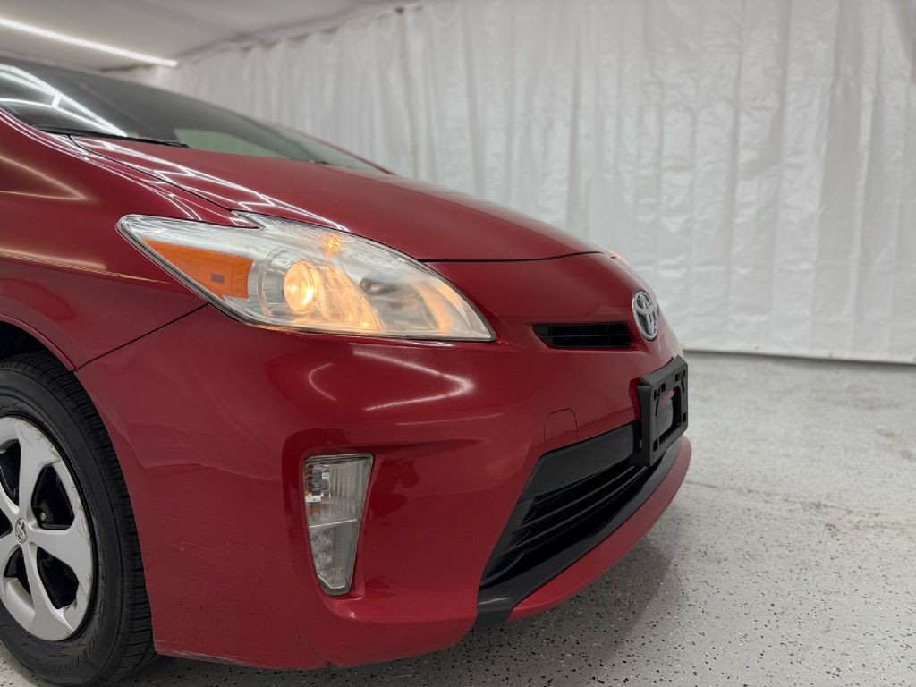 2013 Toyota Prius Image 32