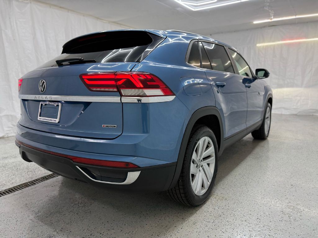 2020 Volkswagen Atlas Cross Sport Image 3