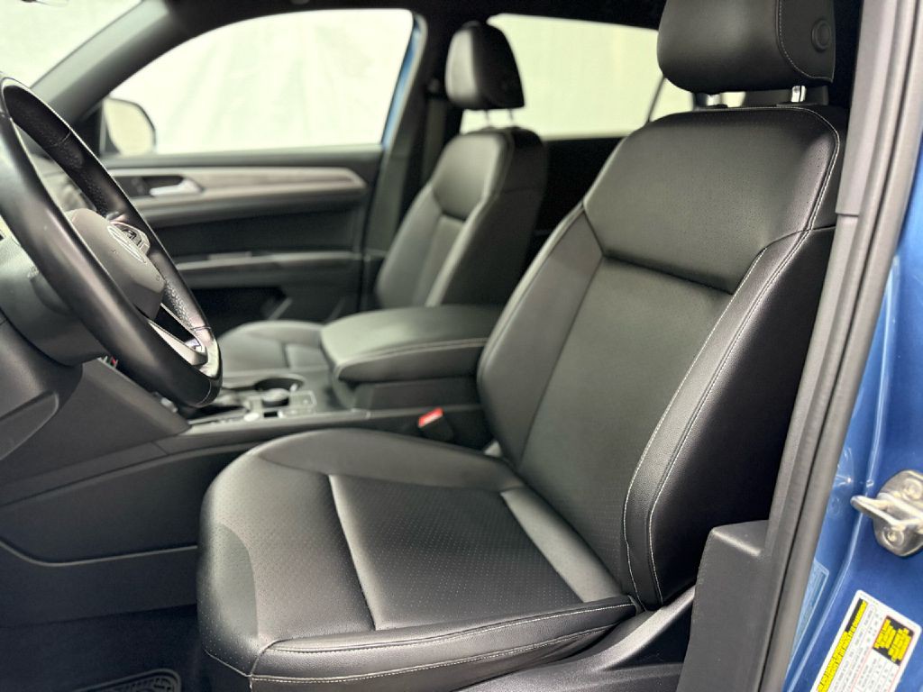 2020 Volkswagen Atlas Cross Sport Image 9