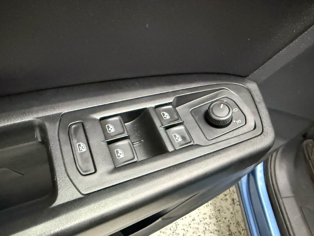2020 Volkswagen Atlas Cross Sport Image 11