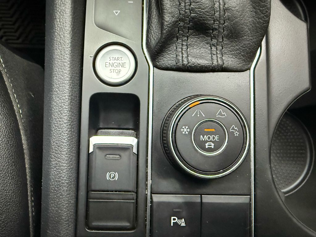 2020 Volkswagen Atlas Cross Sport Image 21