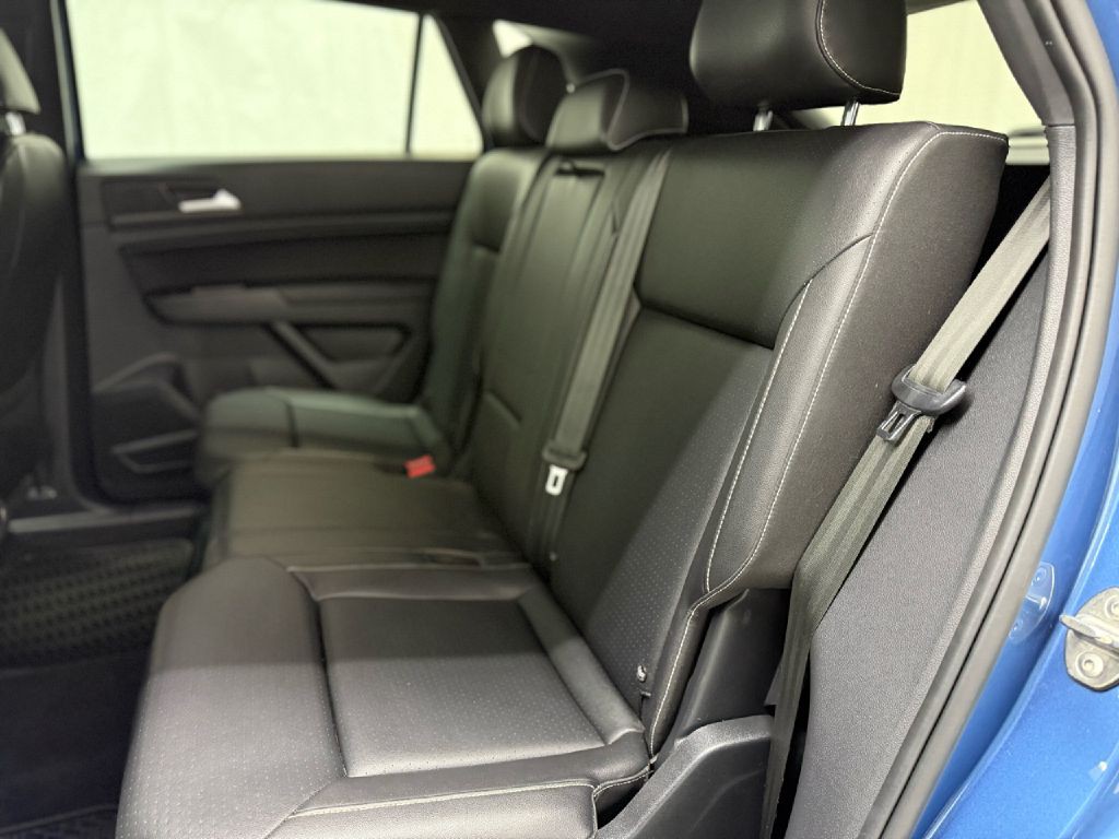 2020 Volkswagen Atlas Cross Sport Image 23