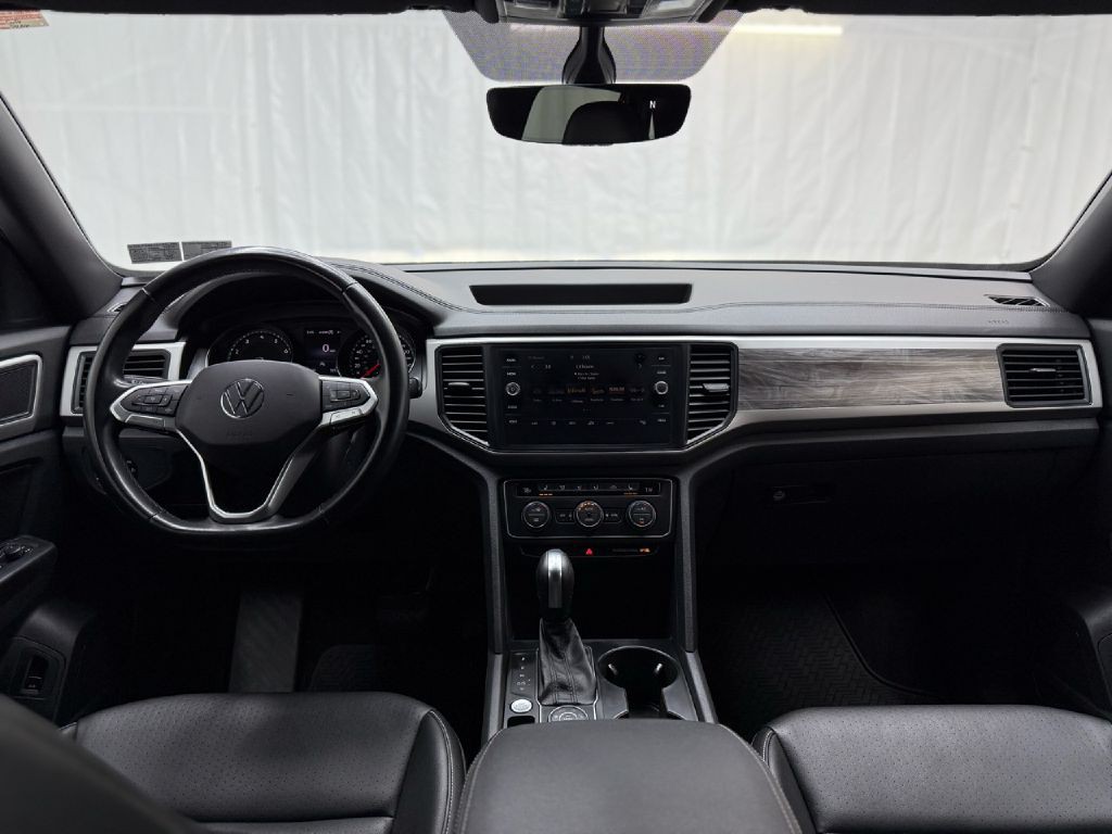 2020 Volkswagen Atlas Cross Sport Image 24