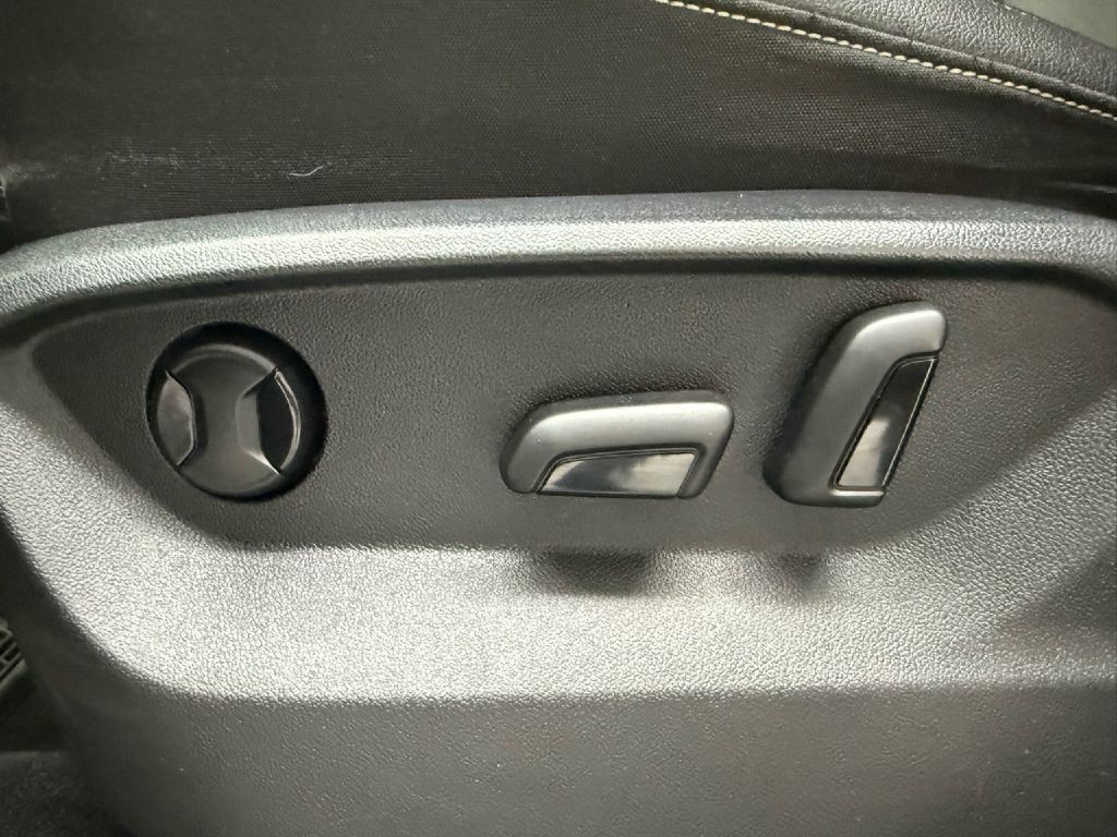 2020 Volkswagen Atlas Cross Sport Image 9