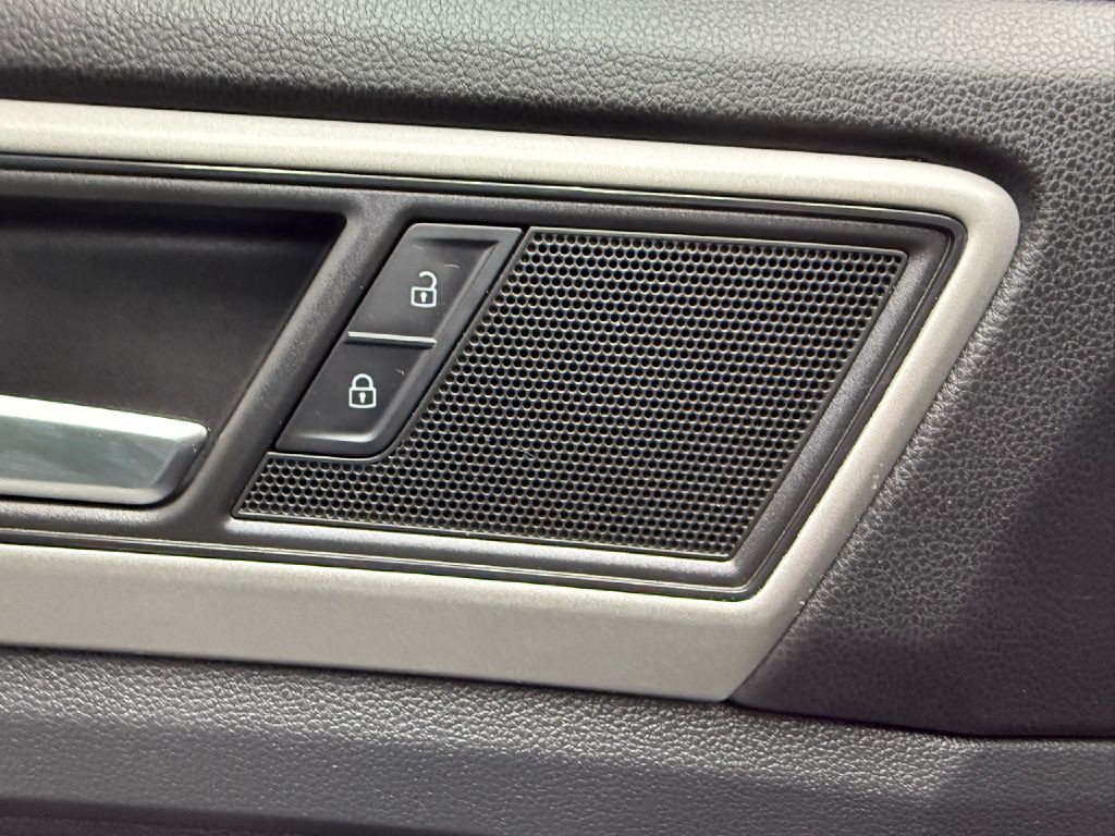 2020 Volkswagen Atlas Cross Sport Image 11