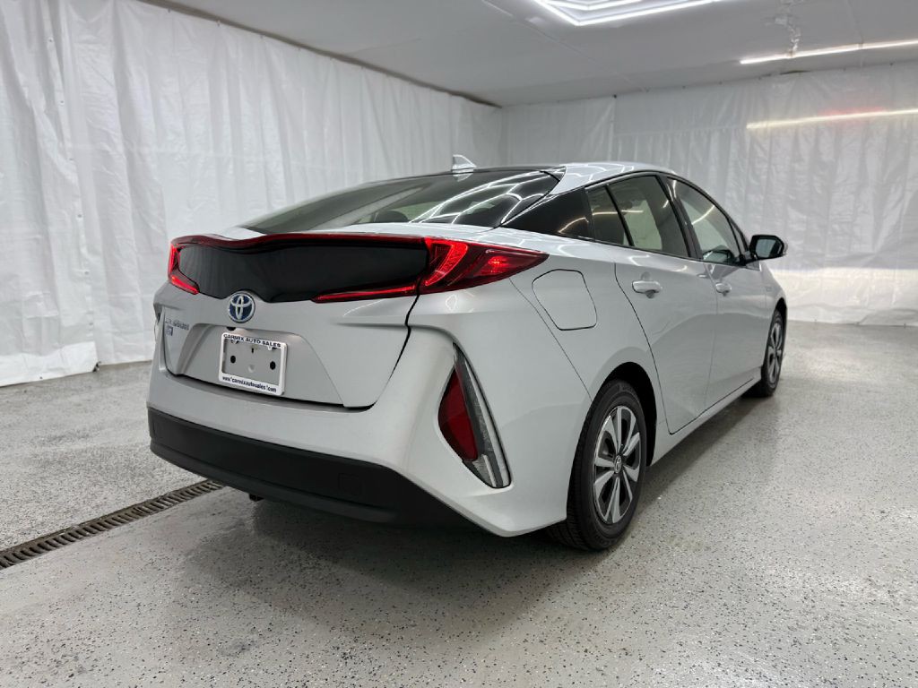 2017 Toyota Prius Image 3