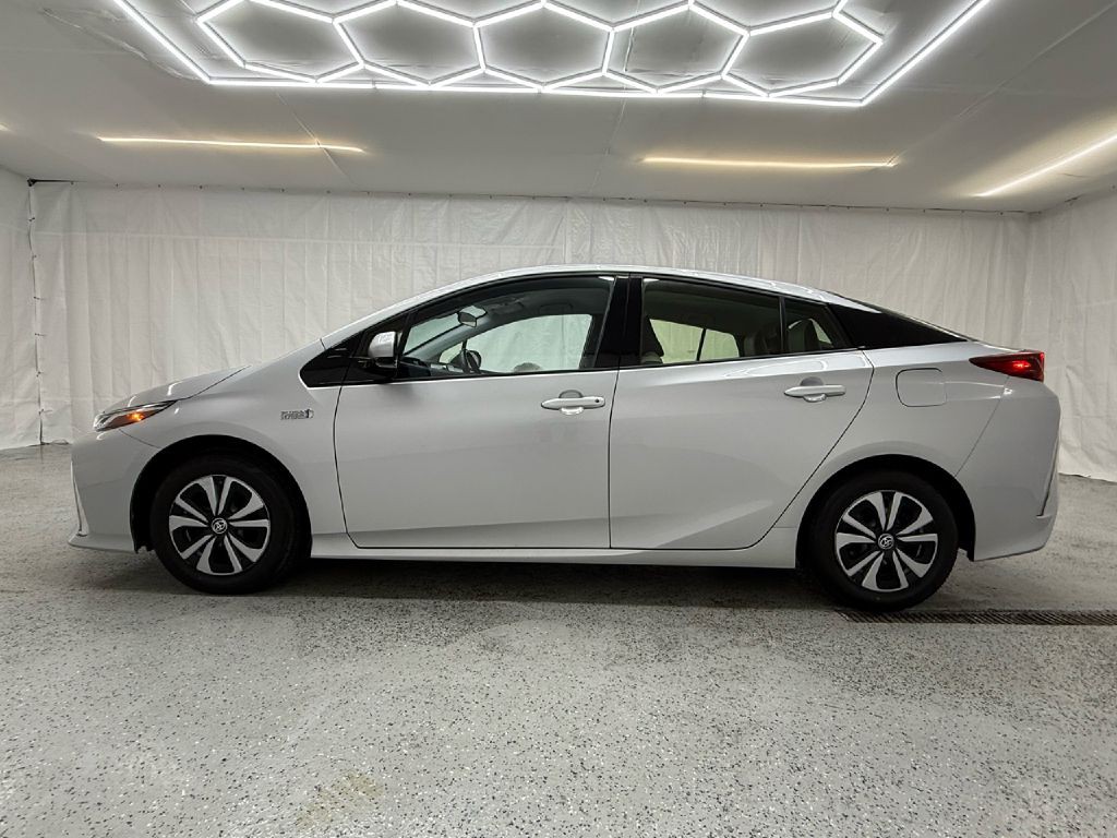 2017 Toyota Prius Image 6