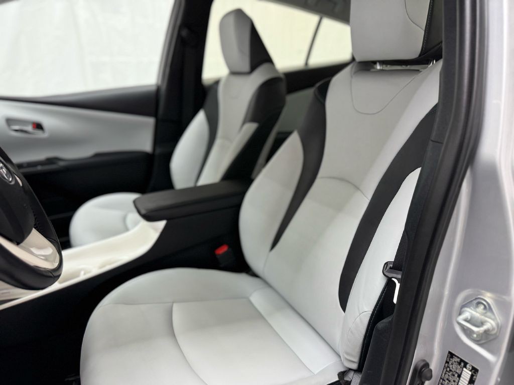 2017 Toyota Prius Image 9