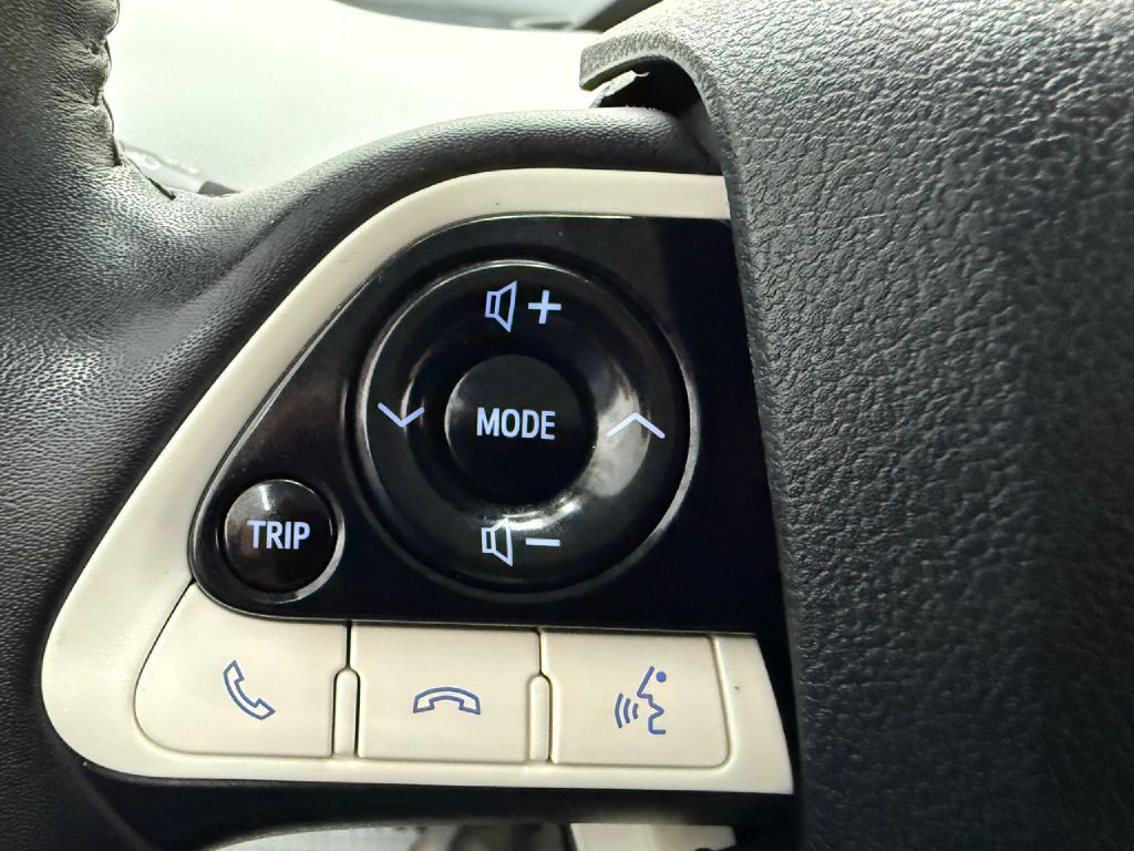 2017 Toyota Prius Image 13