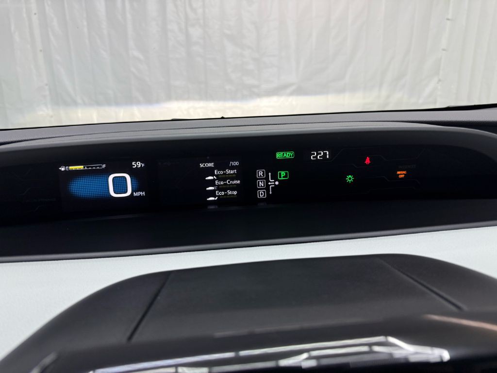 2017 Toyota Prius Image 15