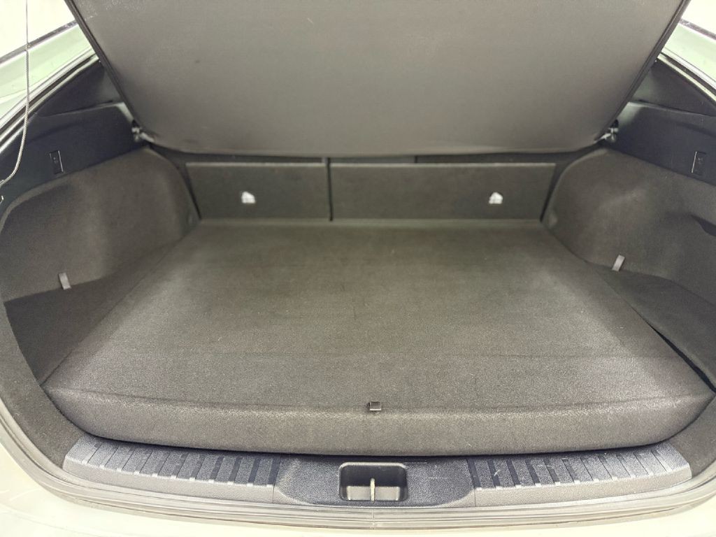 2017 Toyota Prius Image 24