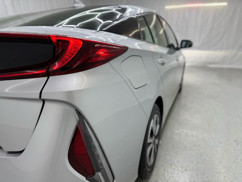 2017 Toyota Prius Image 32
