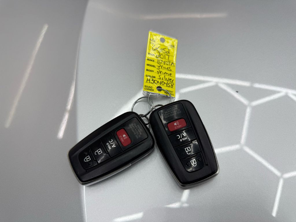 2017 Toyota Prius Image 35