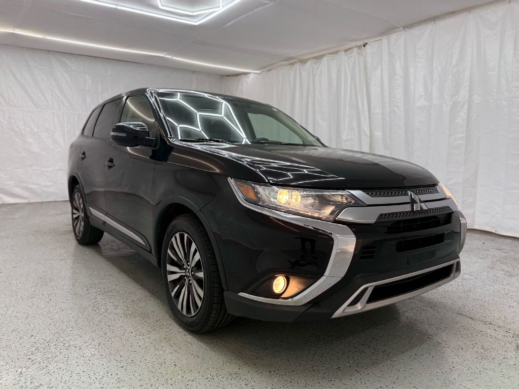 2019 Mitsubishi Outlander Image 1