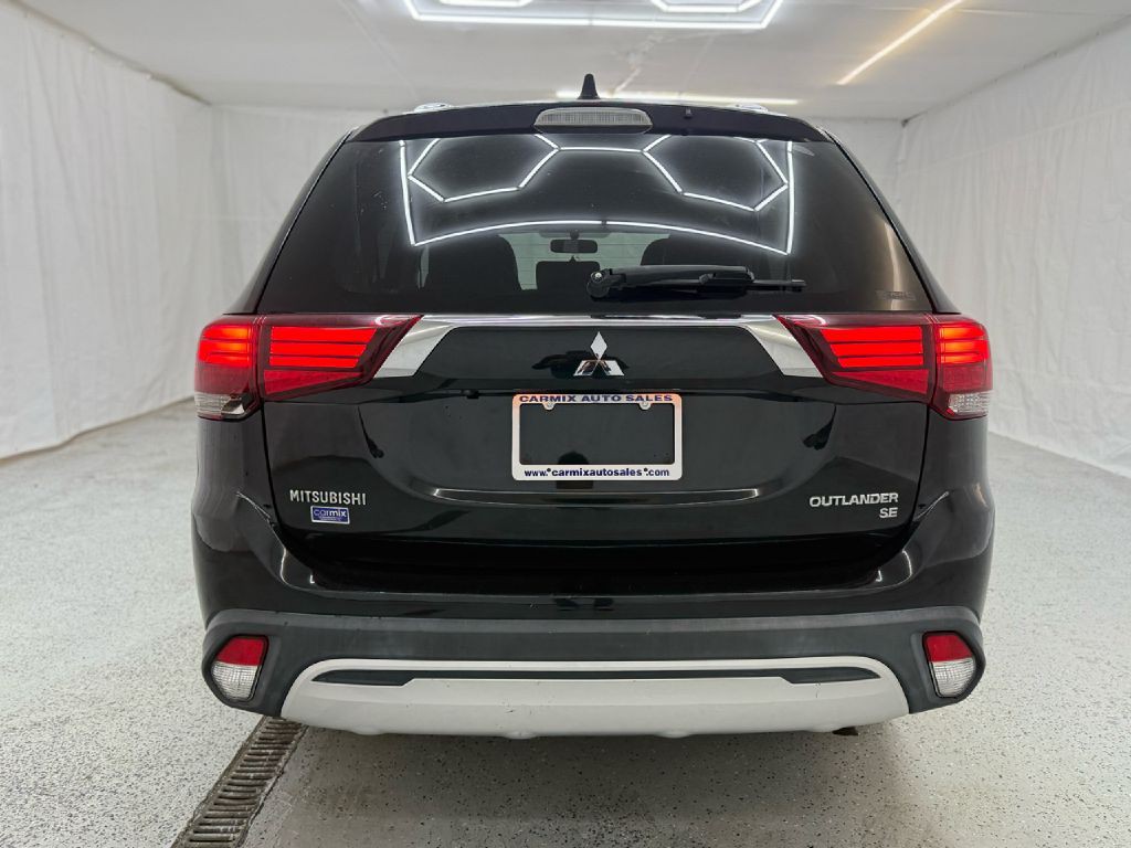 2019 Mitsubishi Outlander Image 4