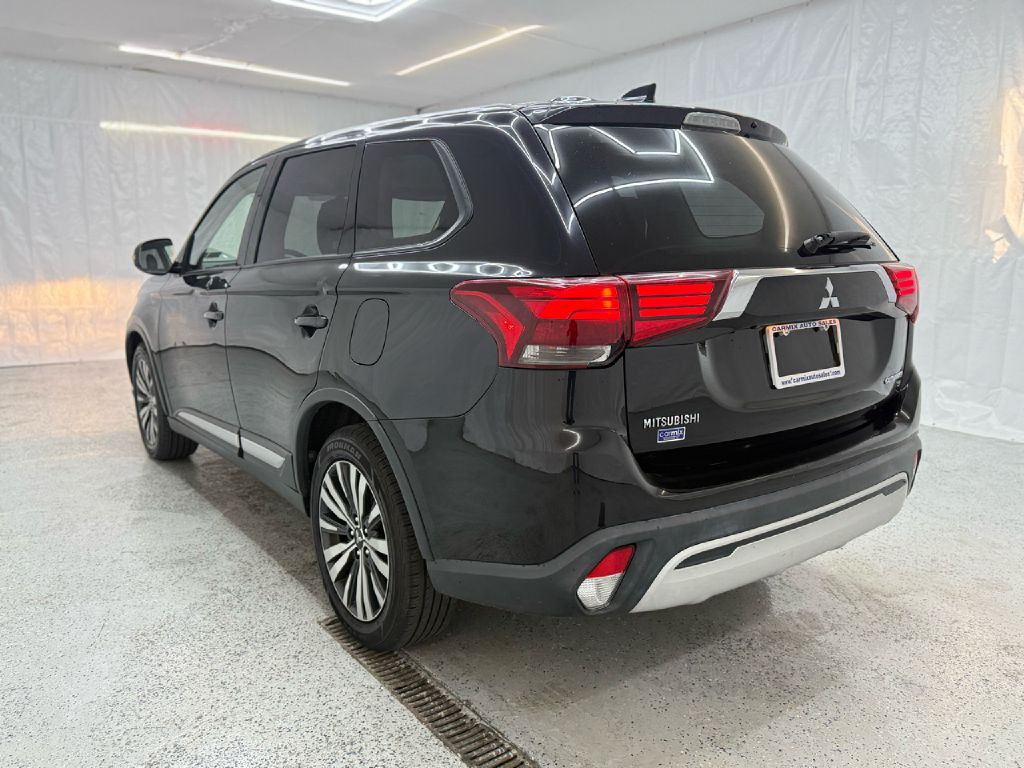 2019 Mitsubishi Outlander Image 5