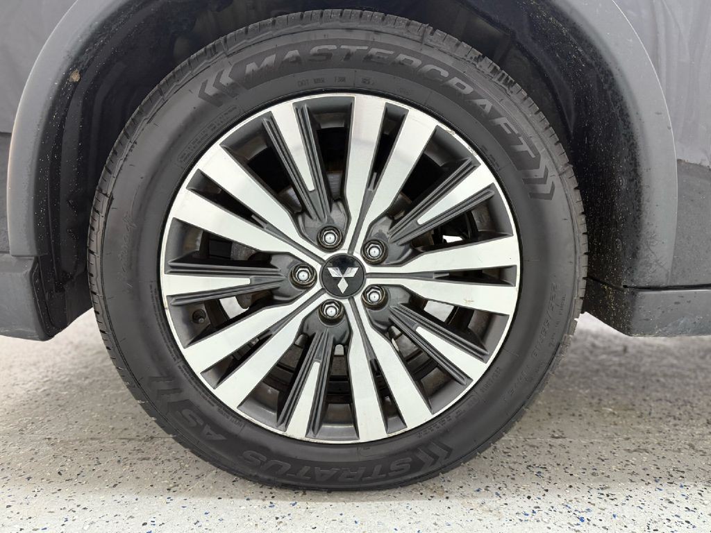 2019 Mitsubishi Outlander Image 28