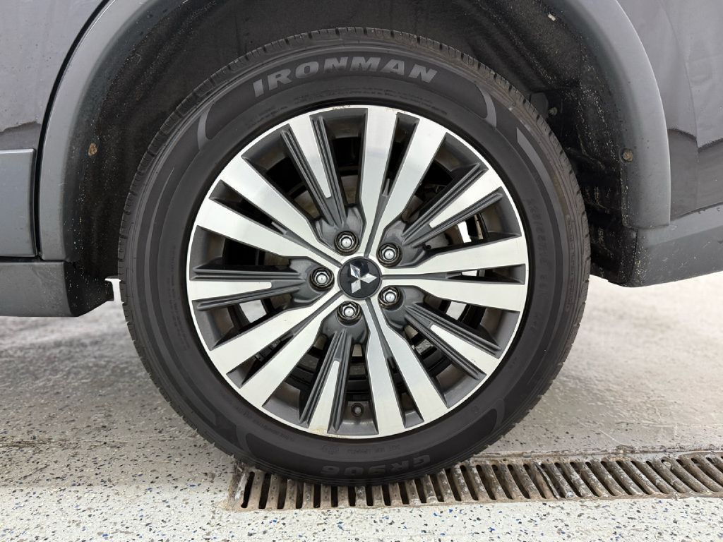 2019 Mitsubishi Outlander Image 30