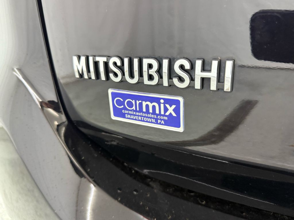 2019 Mitsubishi Outlander Image 38
