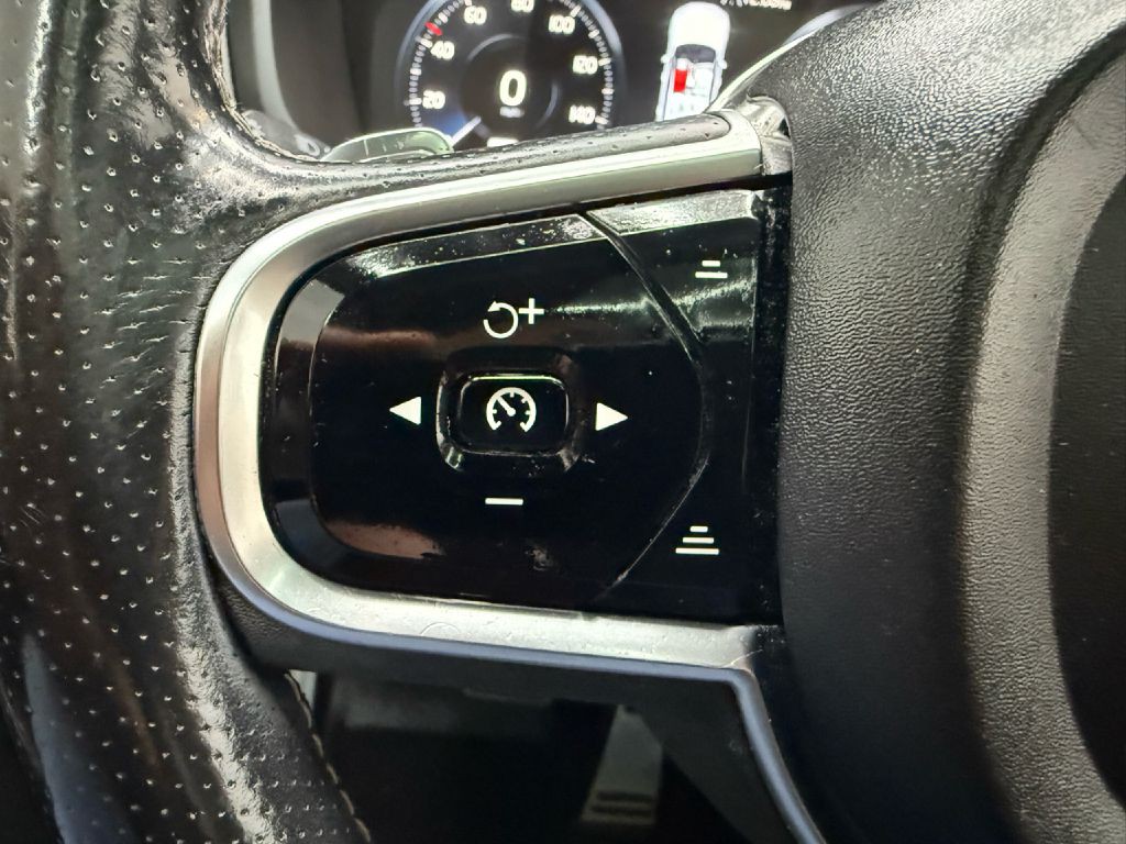 2016 Volvo XC90 Image 15